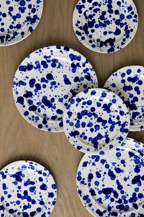 Stoneware plate - blue speckled