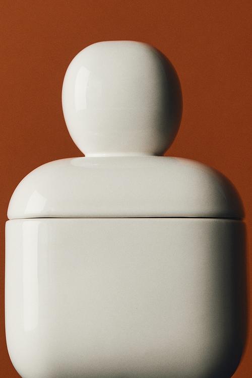 Small stoneware box with a lid - white