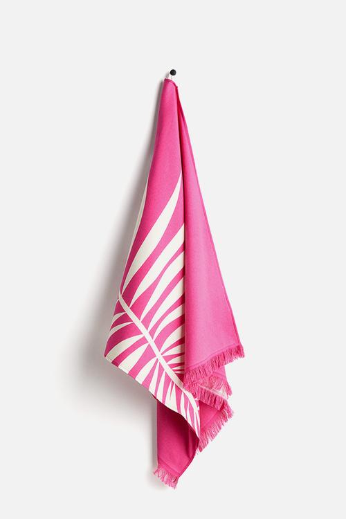 Fringed beach towel - hot pink/patterned