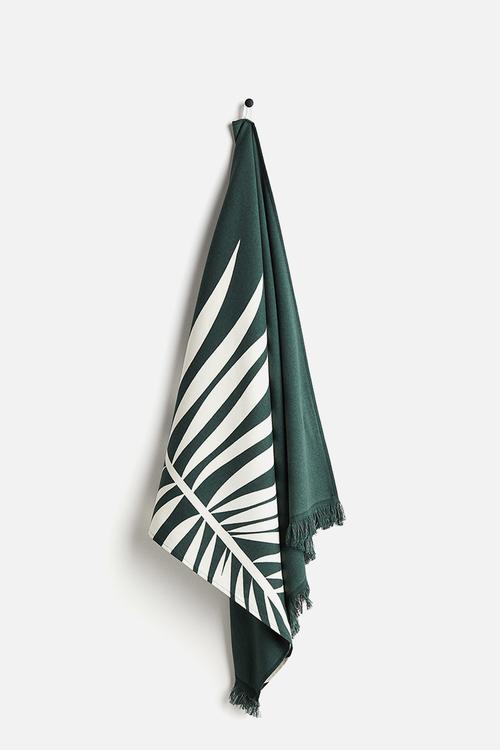 Fringed beach towel - dark green patterned