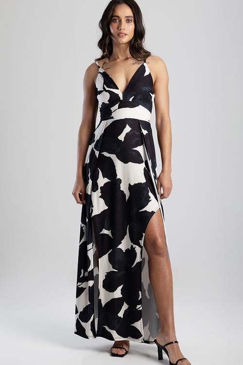 Look At You: Knit Maxi Dress - Black