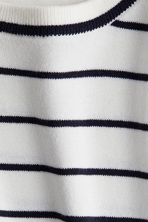 Fine-knit sweater vest - white/navy blue striped