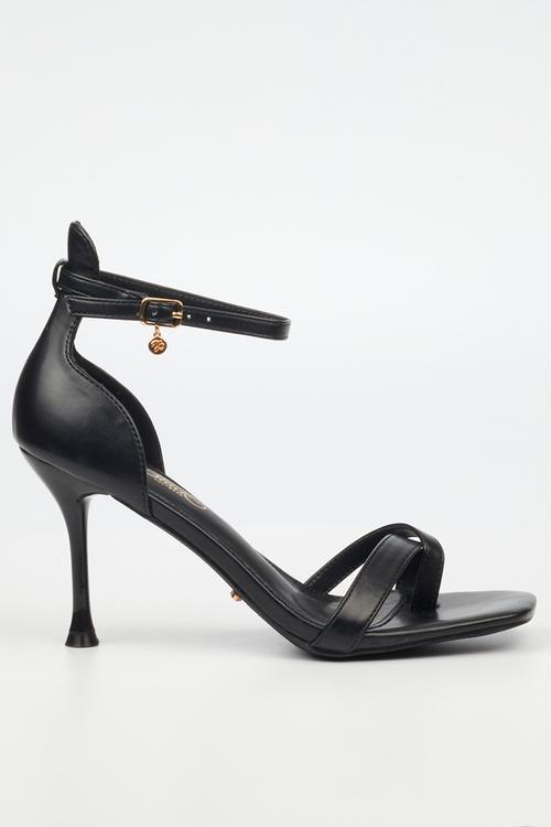 Chanel 4 toe-loop heel - black