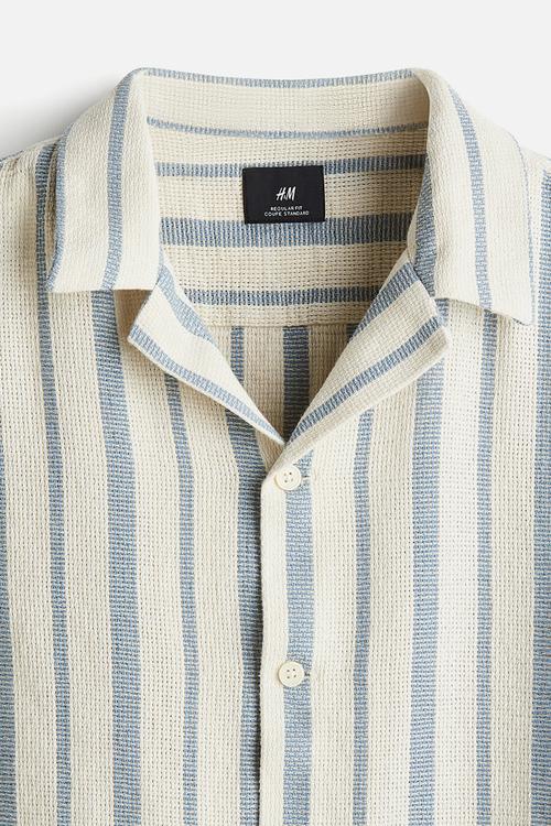 Regular fit textured resort shirt - light blue striped