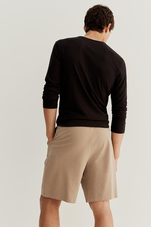Relaxed fit knee-length piqué shorts - beige