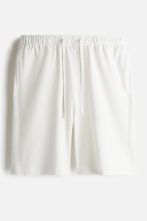 Relaxed fit knee-length piqué shorts - white