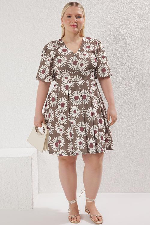 V-neck balloon sleeve floral pattern knitted plus size dress - very colorful
