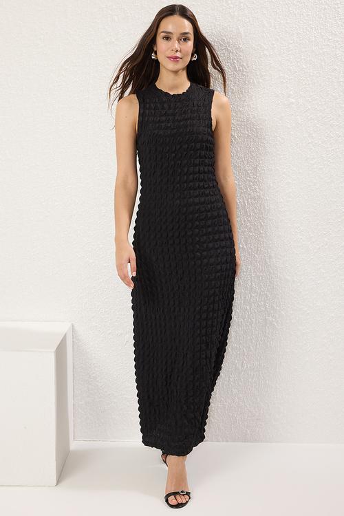 Plain Textured Crew Maxi Dress - Black