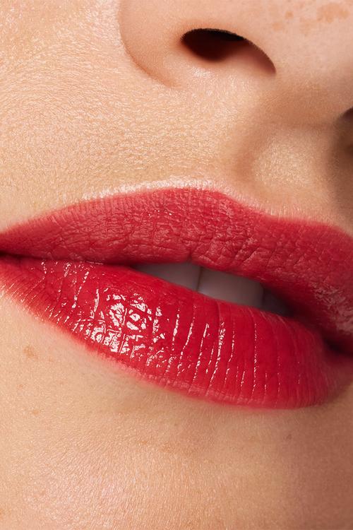 Hydra Kiss Lip Tint - 04 Classy Red