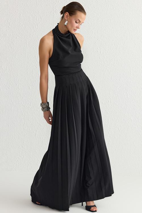 Crepe Woven Pleated Elegant Evening Dress - Black