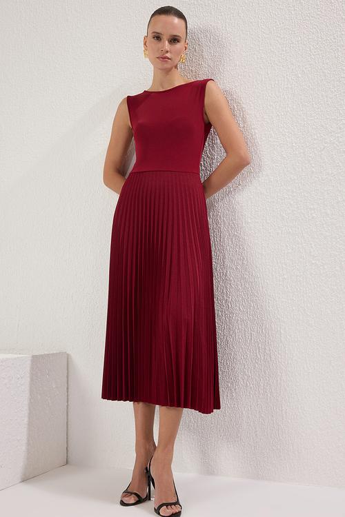 Pleated Lined Sleeveless Stretch Knit Midi Dress - burgundy