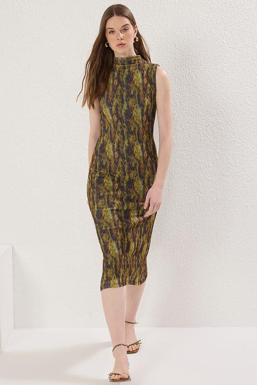 Textured Stand Collar Zero Sleeve Flexible Knitted Midi Pencil Dress - Very colorful