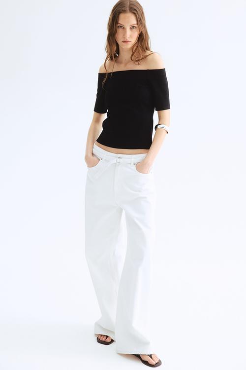 Off-the-shoulder top - black