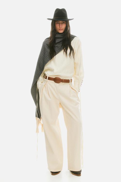 Lorena Saravia H&M: Pleat-front twill trousers - beige