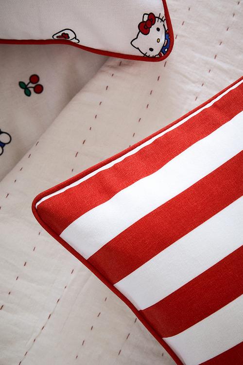 Patterned cushion cover - cream hello kitty