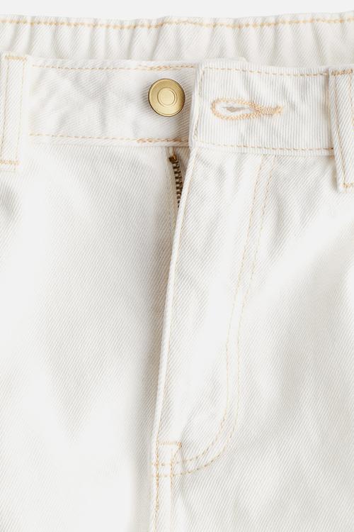 Frayed-edge denim shorts - white