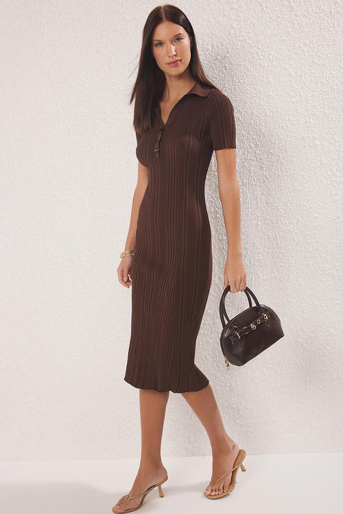 Plain maxi knitwear polo collar dress - brown