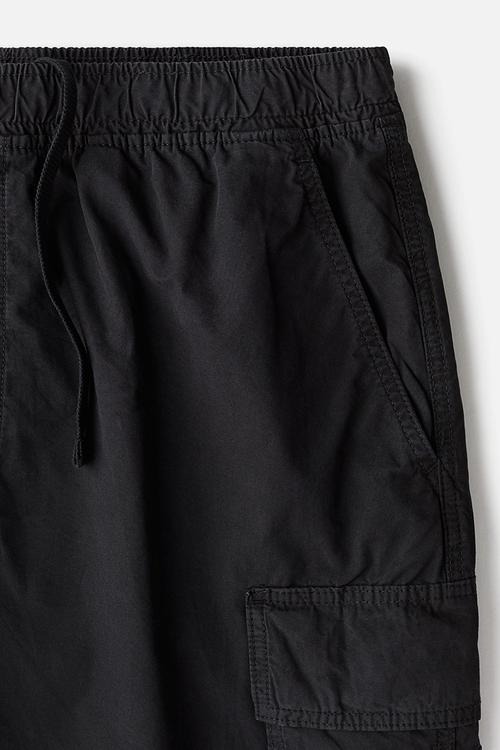 Loose fit cargo shorts - black