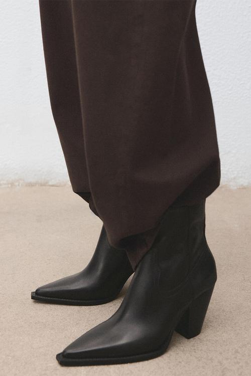 Choco leather ankle boot - black