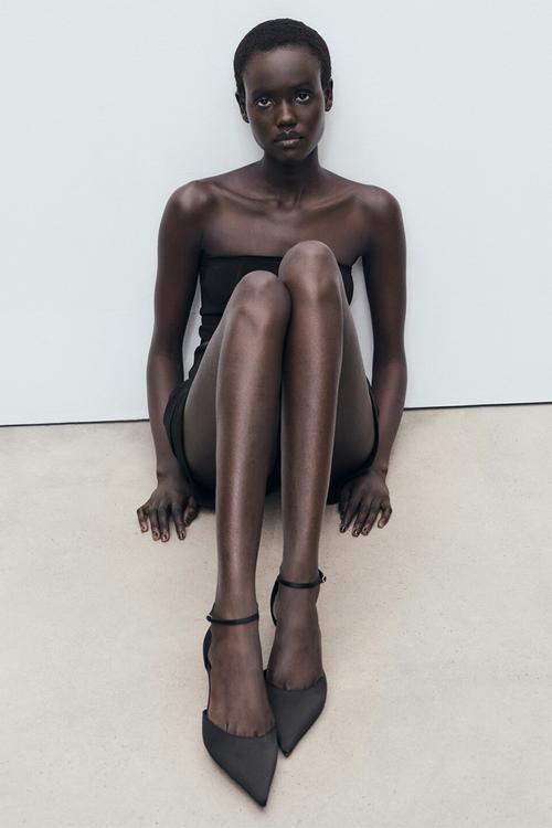 Derek heel - black