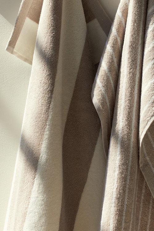 Striped hand towel - beige