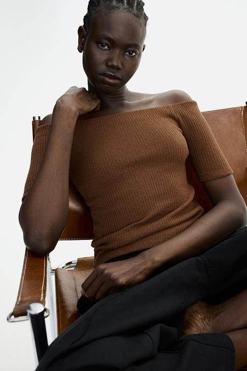 Rib-knit off-the-shoulder top - brown