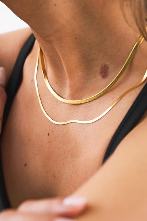 Fine snake necklace - gold