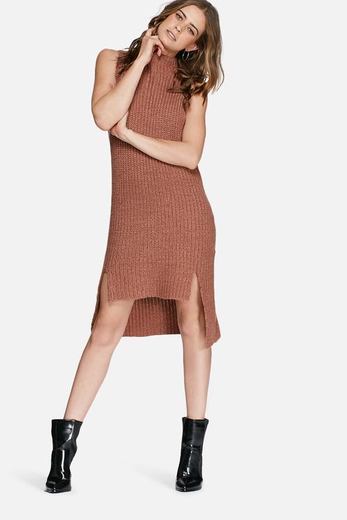 Sleeveless tunic