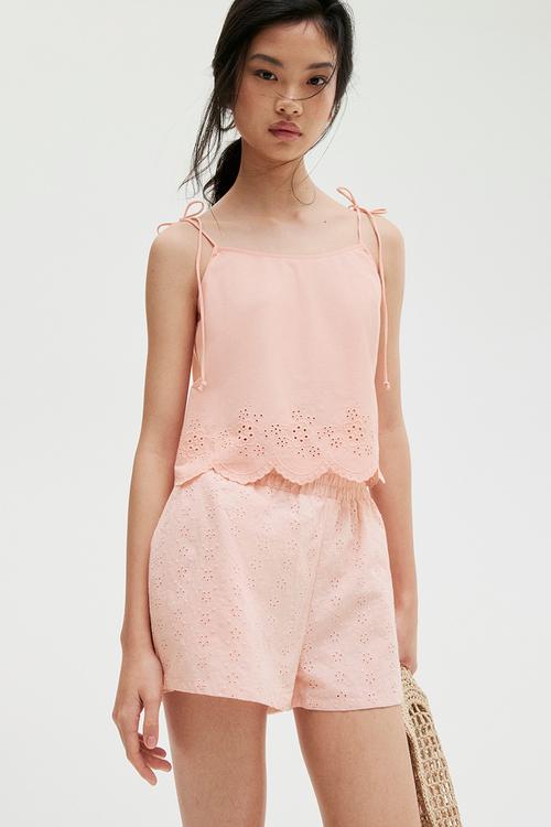 High-waisted broderie anglaise shorts - light peach pink