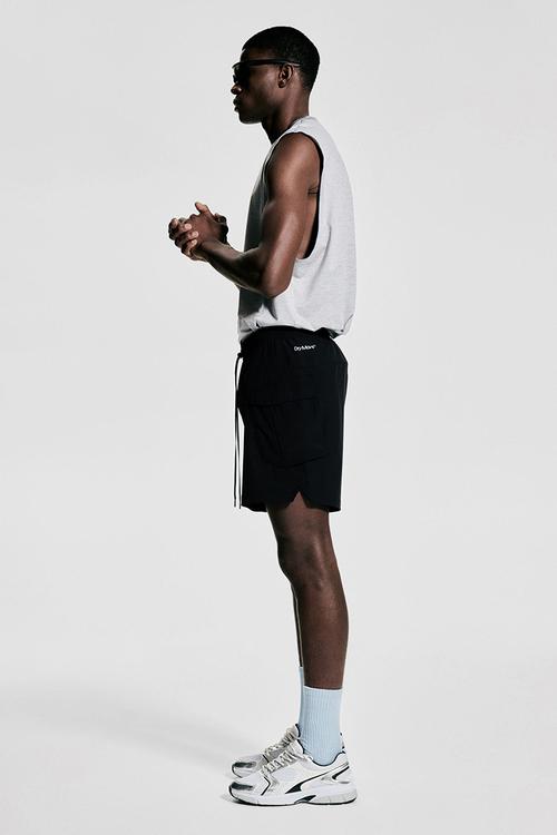 Mid-length cargo sports shorts with drymove™ - black