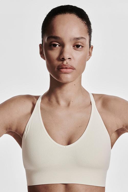 Seamless medium support sports bra with drymove™ - white