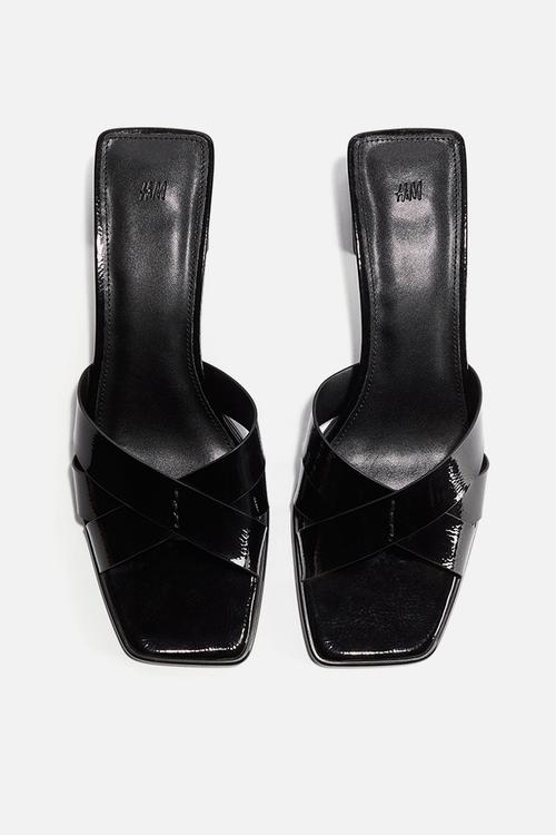 Block-heeled sandals - black