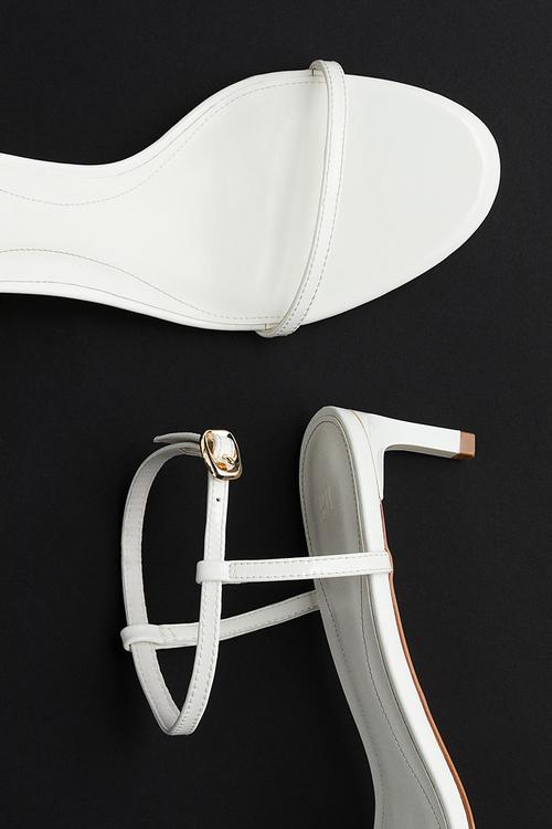 Heeled strappy sandals - white