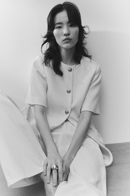 Bouclé blazer - white