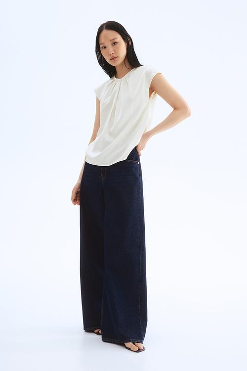 Pleat-front blouse - white