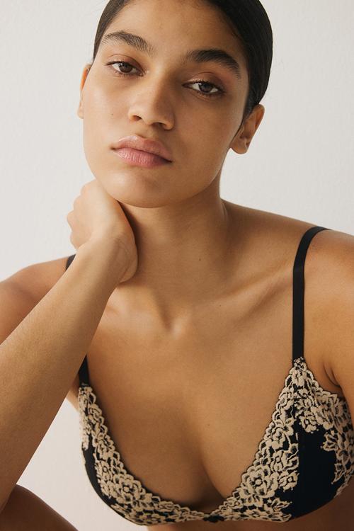Padded soft lace bra - black & cream