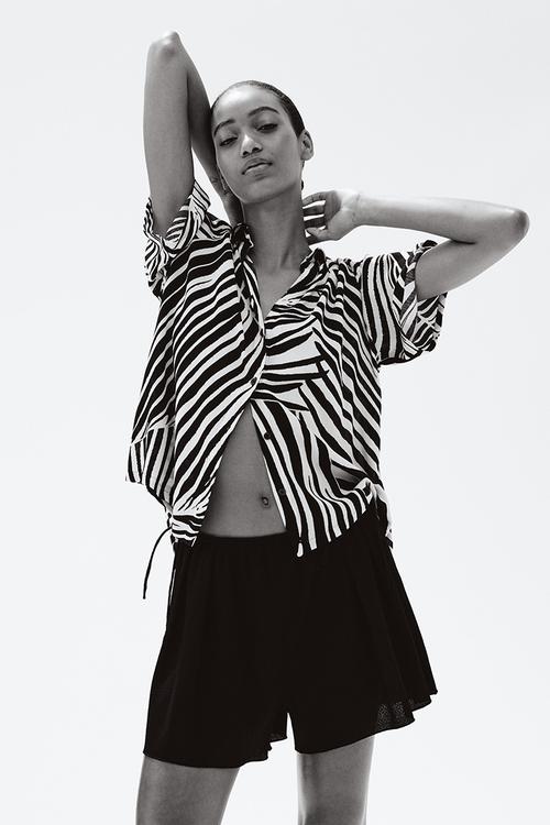 Crinkled jersey shorts - black
