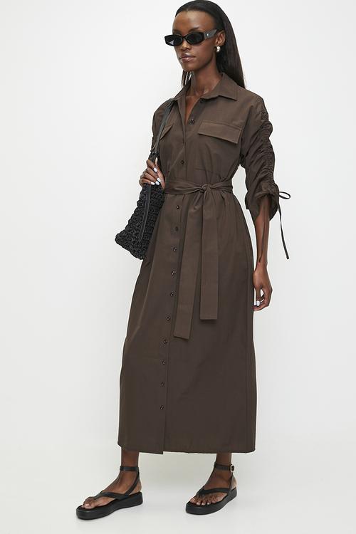 Belted cotton woven shirt dress with adjustable sleeves detail - brown