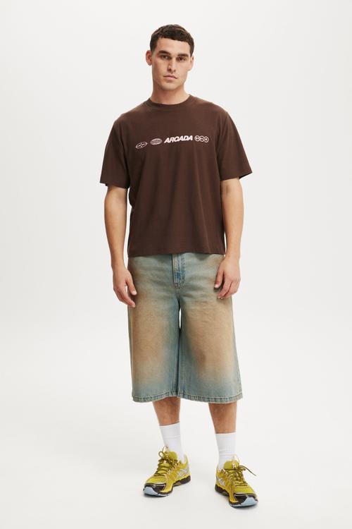 Cropped Fit Graphic T-shirt - Chocolate Brown/Arcada