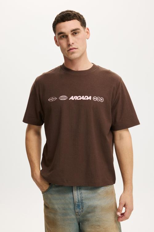 Cropped Fit Graphic T-shirt - Chocolate Brown/Arcada