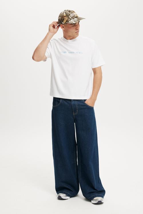 Cropped Fit Graphic T-shirt - White/Solaris