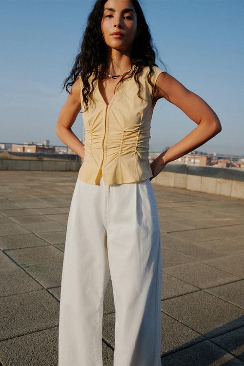 Blouse Bracket - Light/Pastel Yellow