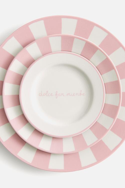 Small motif-detail porcelain plate - white/pink