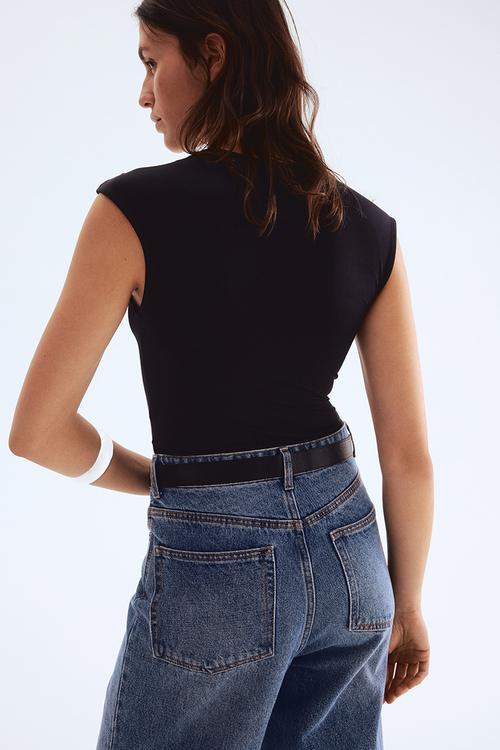 Cap-sleeved microfibre body - black