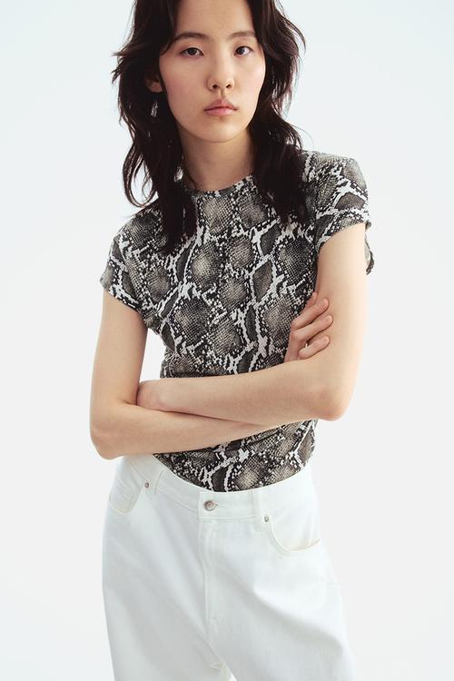 Cap-sleeved top - dark grey snakeskin pattern