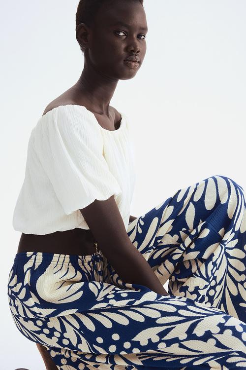 Wide pull-on trousers - blue & cream patterned