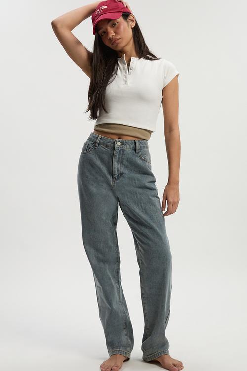 Boohoo basics high waisted straight leg jeans - washed blue