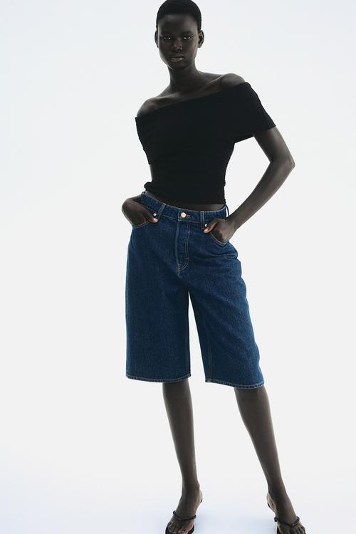 Off-the-shoulder top - black