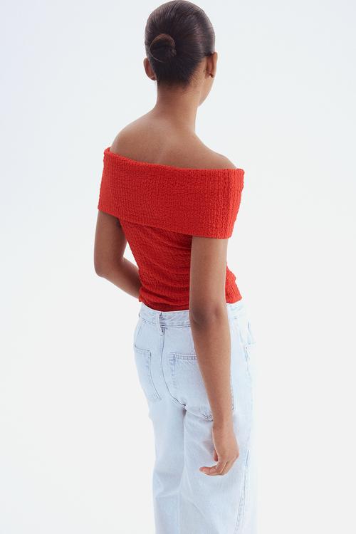 Off-the-shoulder top - red