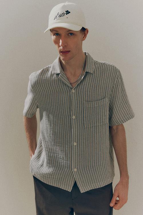 Regular fit textured resort shirt - beige striped 